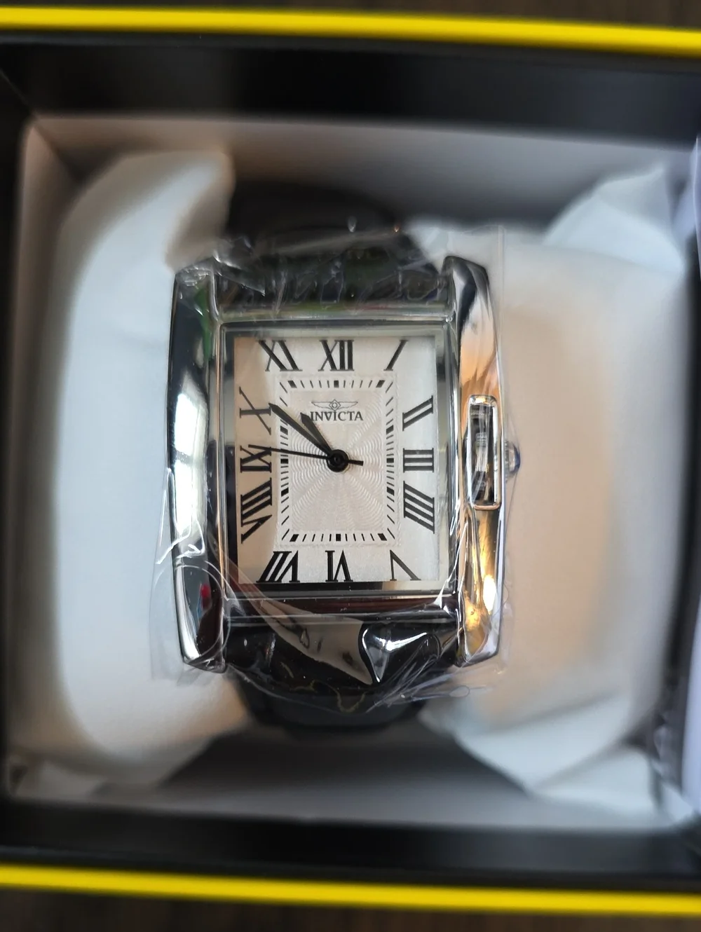 585.  Pair Of Women's Invicta Watches. Green/rose Gold And Black/silver 30mm